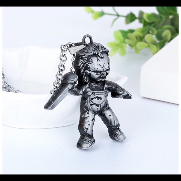 Jewelry - Silver Chucky Necklace NWT